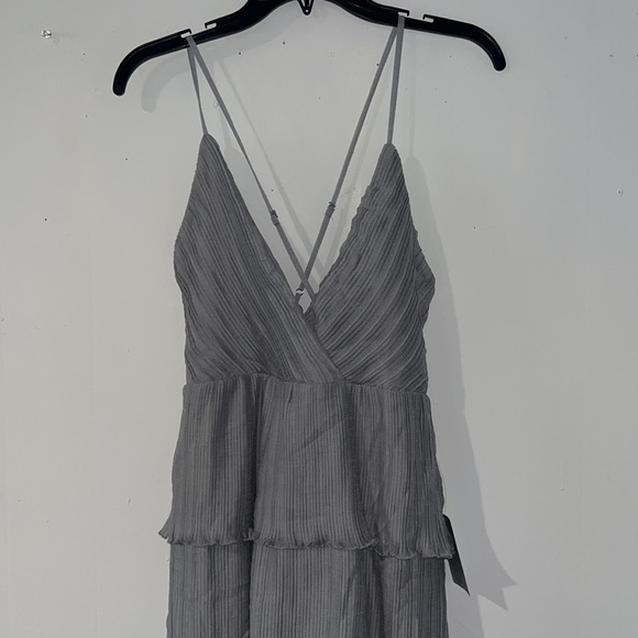 LULUS CHEERS AND TIERS GREY
CHIFFON PLEATED SURPLICE TIERED Mini
DRESS M - Picture 7 of 14